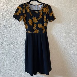XS Black Flower Print LuLaRoe Amelia Dress